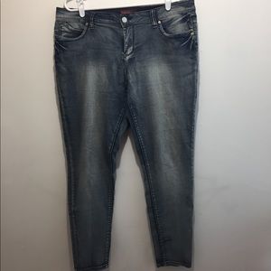 Light wash skinny jeans